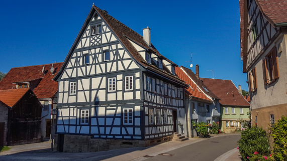 Half-timbered remediation with linseed oil colors